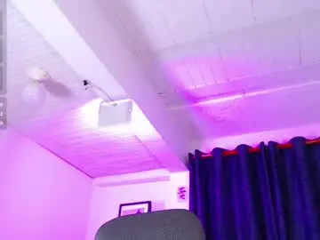 Evee_e  live sex cam