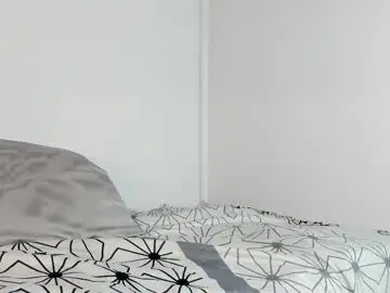 Hennykitty  live sex cam