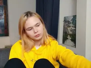 Lynncozzy  live sex cam