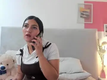 Nia_bm  live sex cam