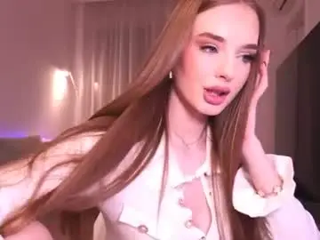 Petitegonwiild  live sex cam