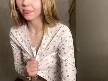 Carollkaps  live sex cam