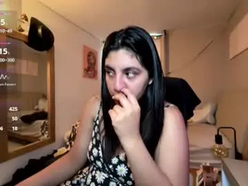 Cloe_small08  live sex cam