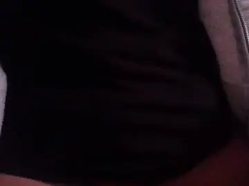Cruenta  live sex cam