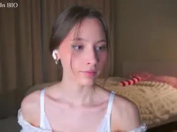 Falinecrosthwaite  live sex cam