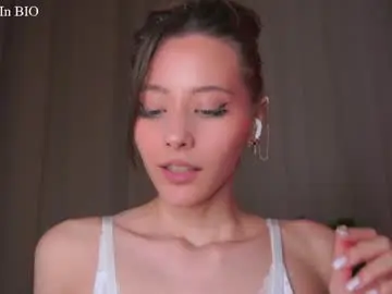 Falinecrosthwaite  live sex cam