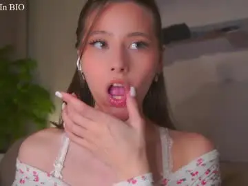 Falinecrosthwaite  live sex cam