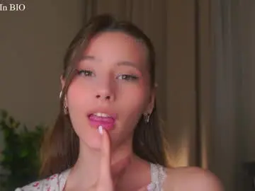 Falinecrosthwaite  live sex cam