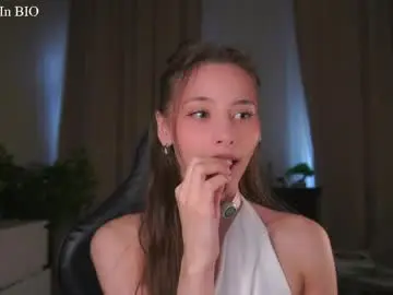 Falinecrosthwaite  live sex cam