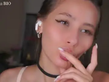 Falinecrosthwaite  live sex cam
