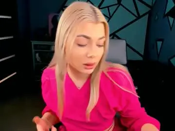 Hyileyclark  live sex cam