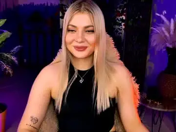 Hyileyclark  live sex cam