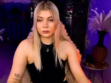 Hyileyclark  live sex cam