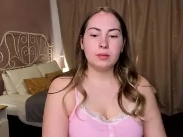 Kira__fluffy  live sex cam