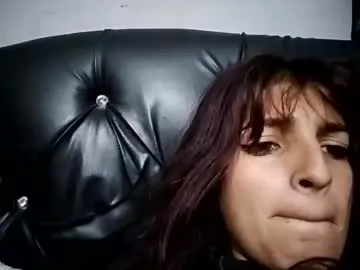 Lucci207472  live sex cam