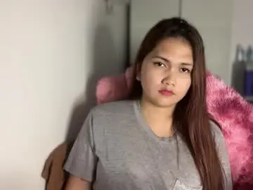 Naisha143  live sex cam