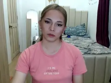 Queen_heart0  live sex cam