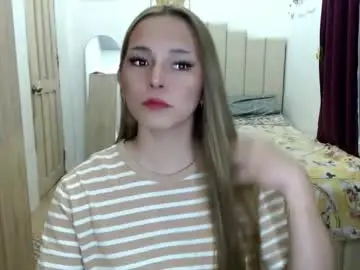 Queen_heart0  live sex cam