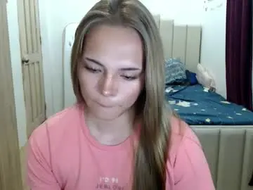 Queen_heart0  live sex cam