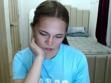 Queen_heart0  live sex cam