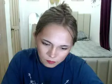 Queen_heart0  live sex cam