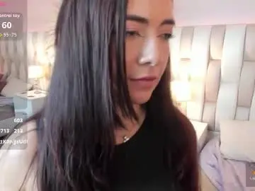 Ari_lynn_  live sex cam