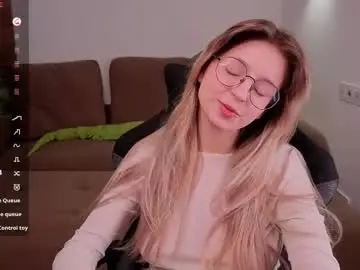 Aviaveavii  live sex cam