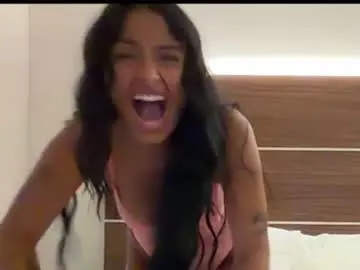 Forevergirlhan  live sex cam