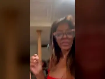 Holena2500  live sex cam