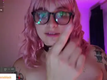 Littlevalerie  live sex cam