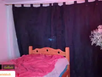 Littlevalerie  live sex cam