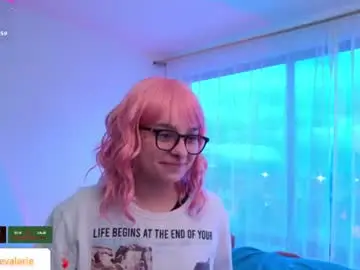 Littlevalerie  live sex cam