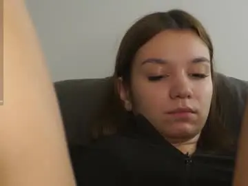 Loiskapoi  live sex cam