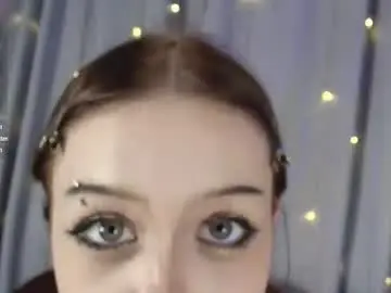 Lunariscrit  live sex cam