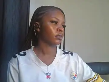 Prettie_dee  live sex cam