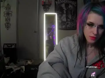 Ravynstar13  live sex cam