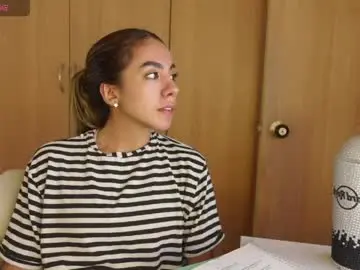 Vexira_23  live sex cam