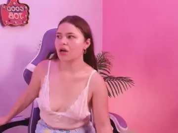 Yiyiturner  live sex cam