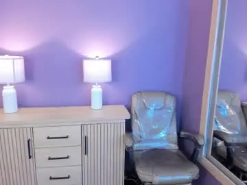 Halleylorens  live sex cam