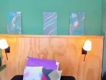 Halleylorens  live sex cam