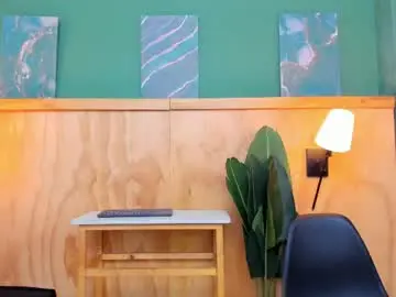 Halleylorens  live sex cam