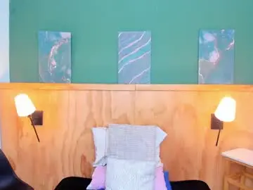 Halleylorens  live sex cam