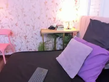 Halleylorens  live sex cam