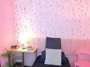 Halleylorens  live sex cam