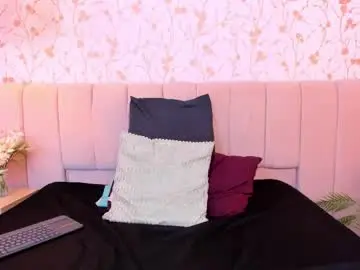 Halleylorens  live sex cam