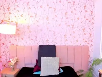 Halleylorens  live sex cam