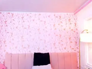 Halleylorens  live sex cam