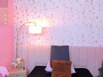 Halleylorens  live sex cam