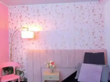 Halleylorens  live sex cam