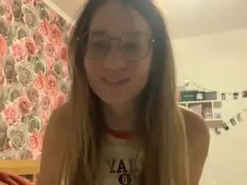 Lavoniahalf  live sex cam